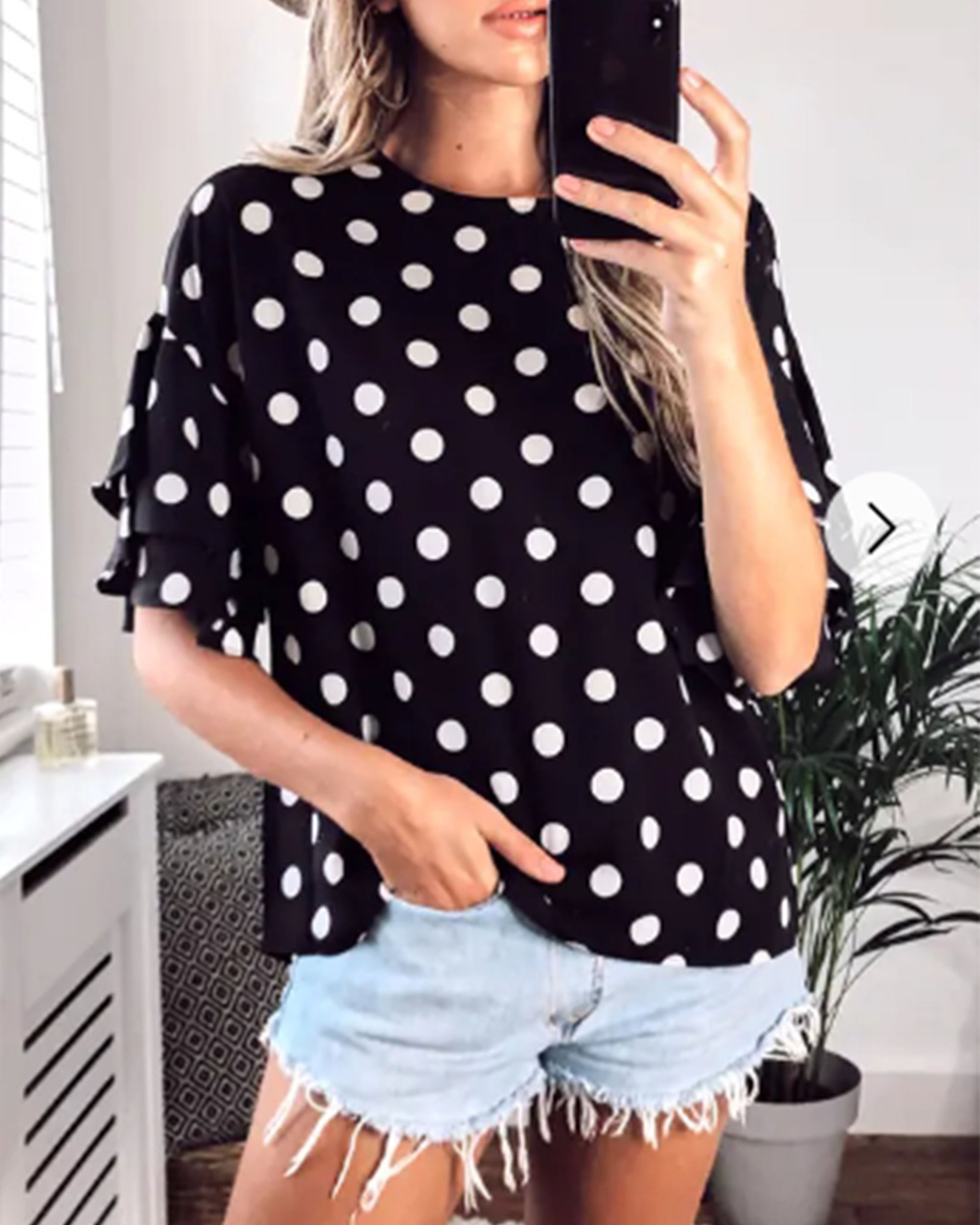 Dot Dot Print Frilled sleeves Top