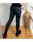 Leaves' print fleece leggings