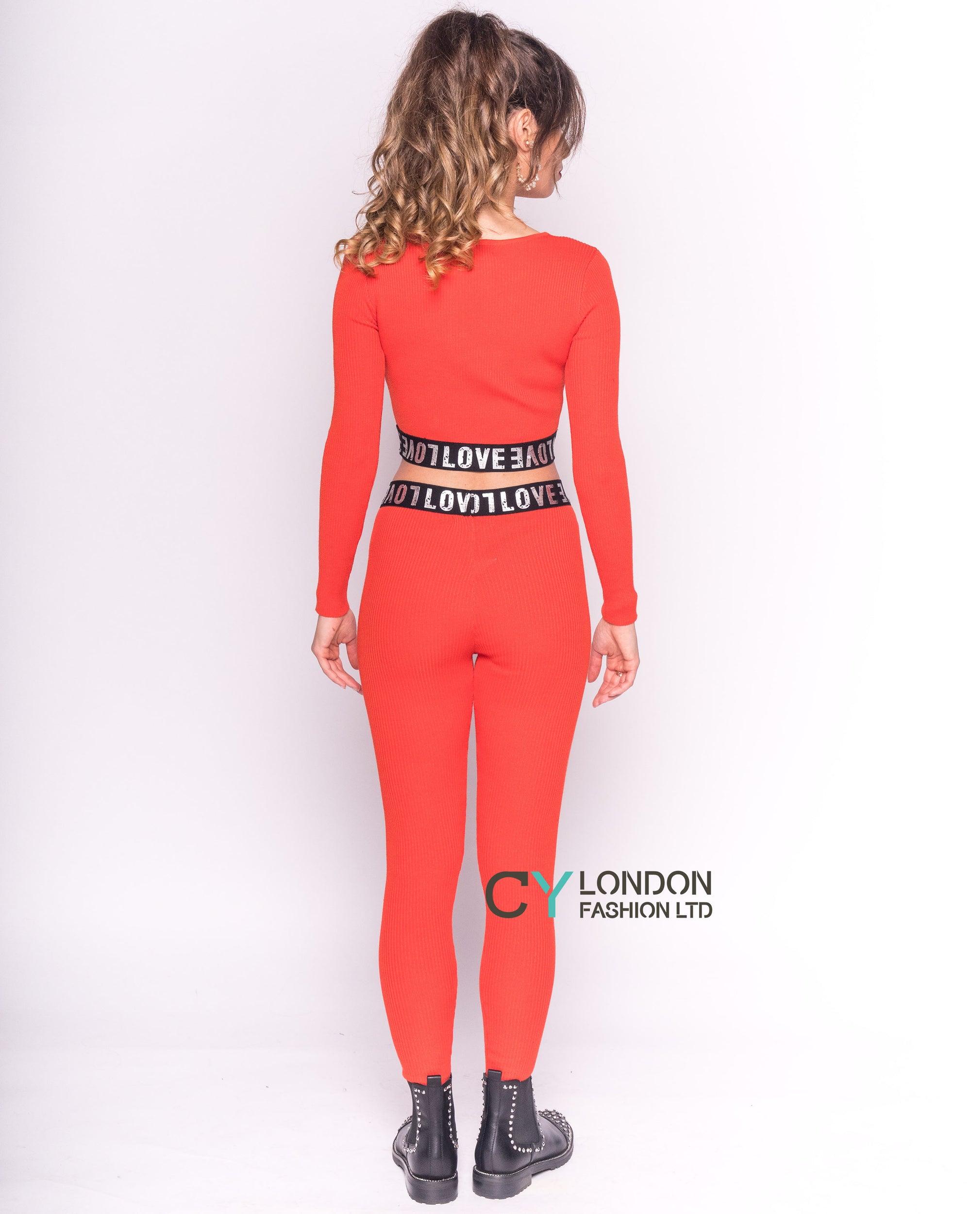 Cropped top and leggings set in orange