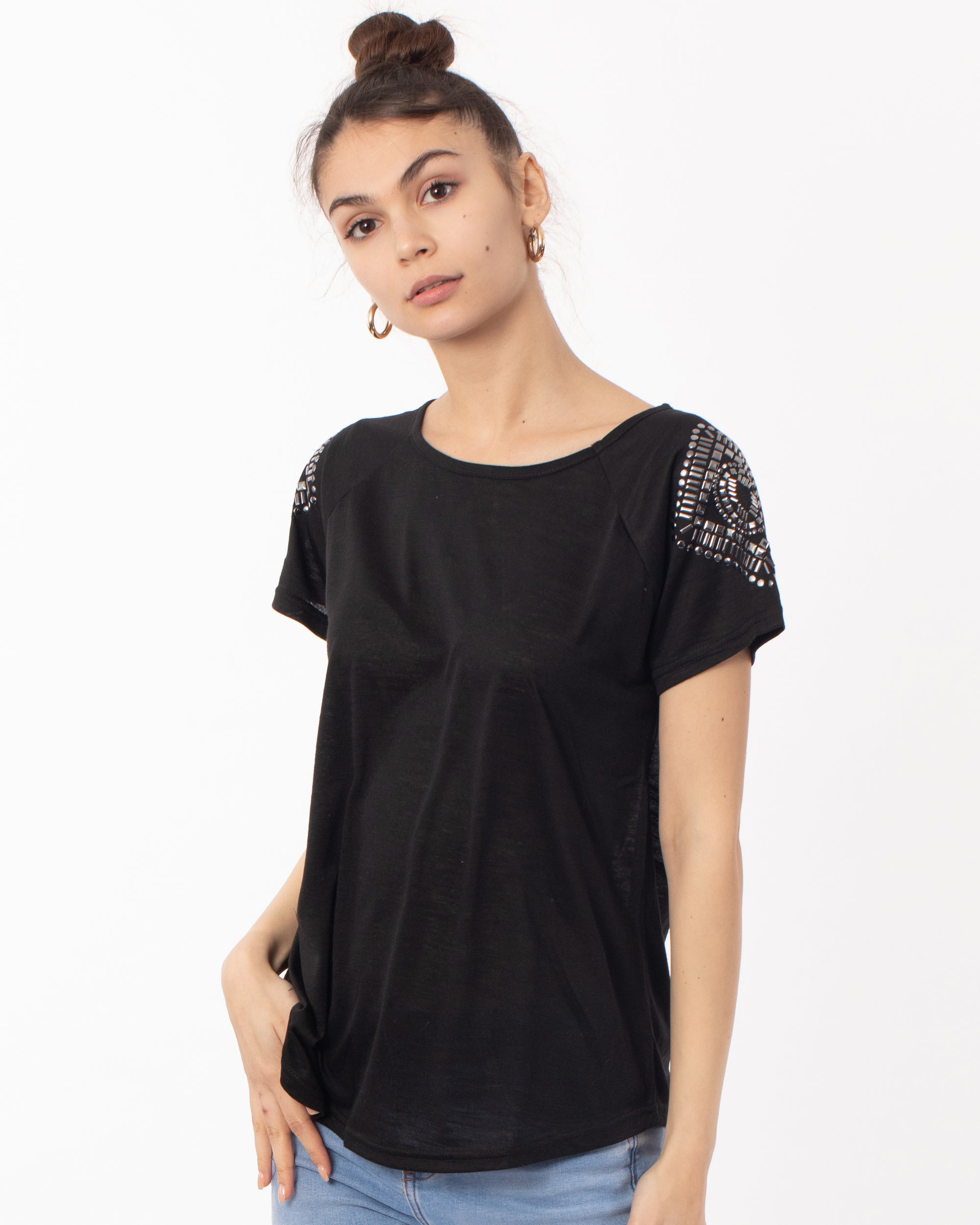 Stud Shoulder Print T-shirt (Black)